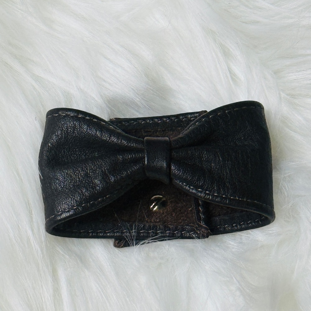 Y2K  Leather Bow cuff